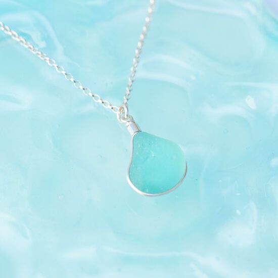 Sea glass pendant - aqua