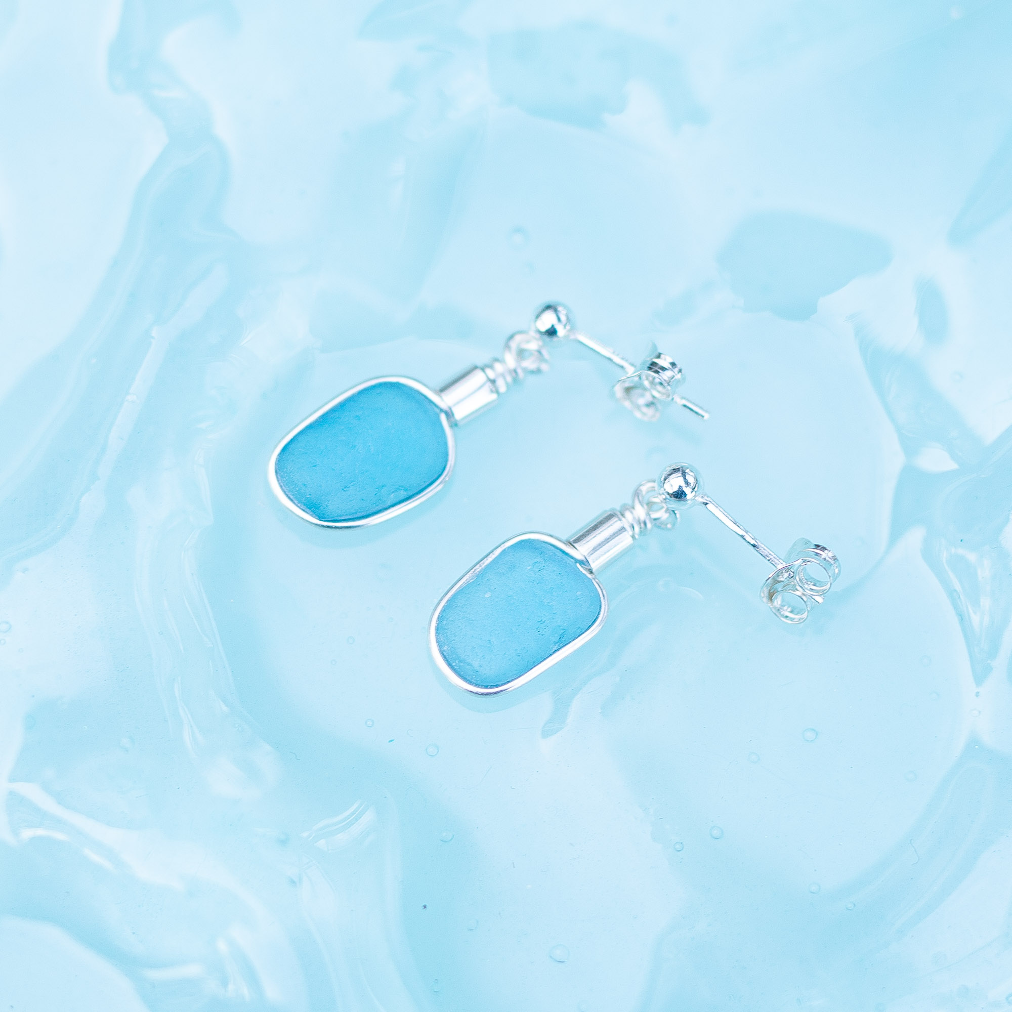 RARE FIND - sea glass stud earrings cornflower blue - Image 3
