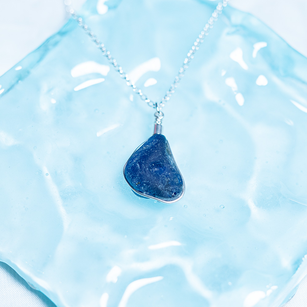 RARE FIND - Sea glass pendant cobalt blue - Image 3