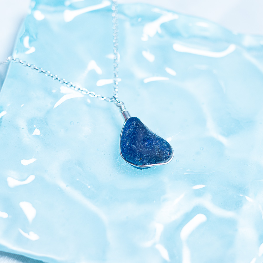 RARE FIND - Sea glass pendant cobalt blue - Image 4