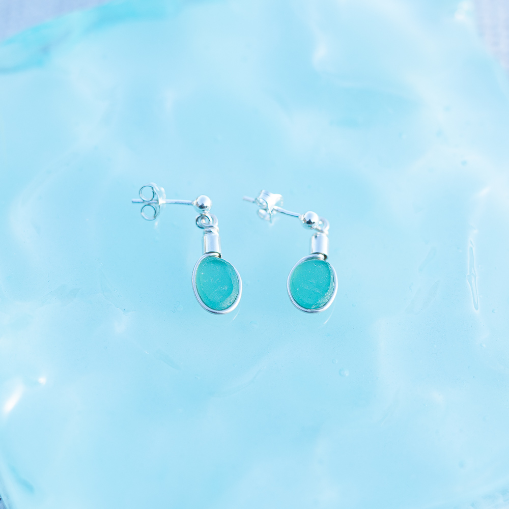 Sea glass stud earrings - Green - Image 4