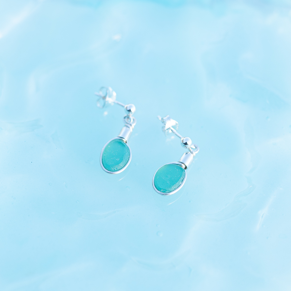 Sea glass stud earrings - Green
