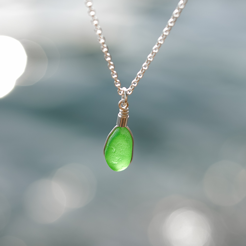 Sea glass pendant - green