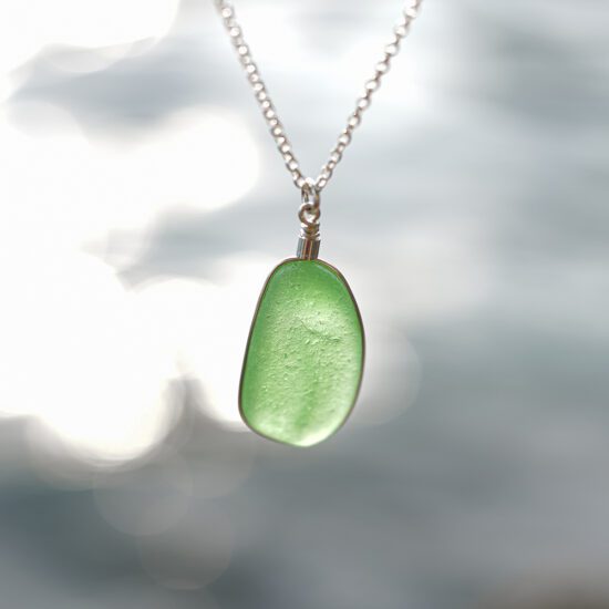 Sea glass pendant - green