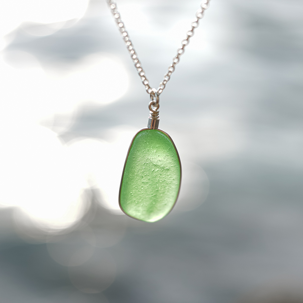 Sea glass pendant - green