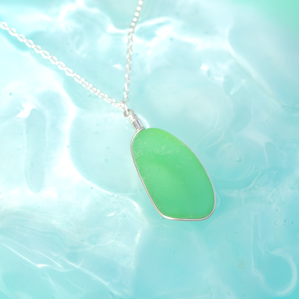 Sea glass pendant - green - Image 3