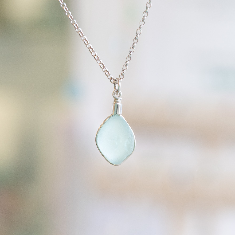 Sea glass pendant - aqua