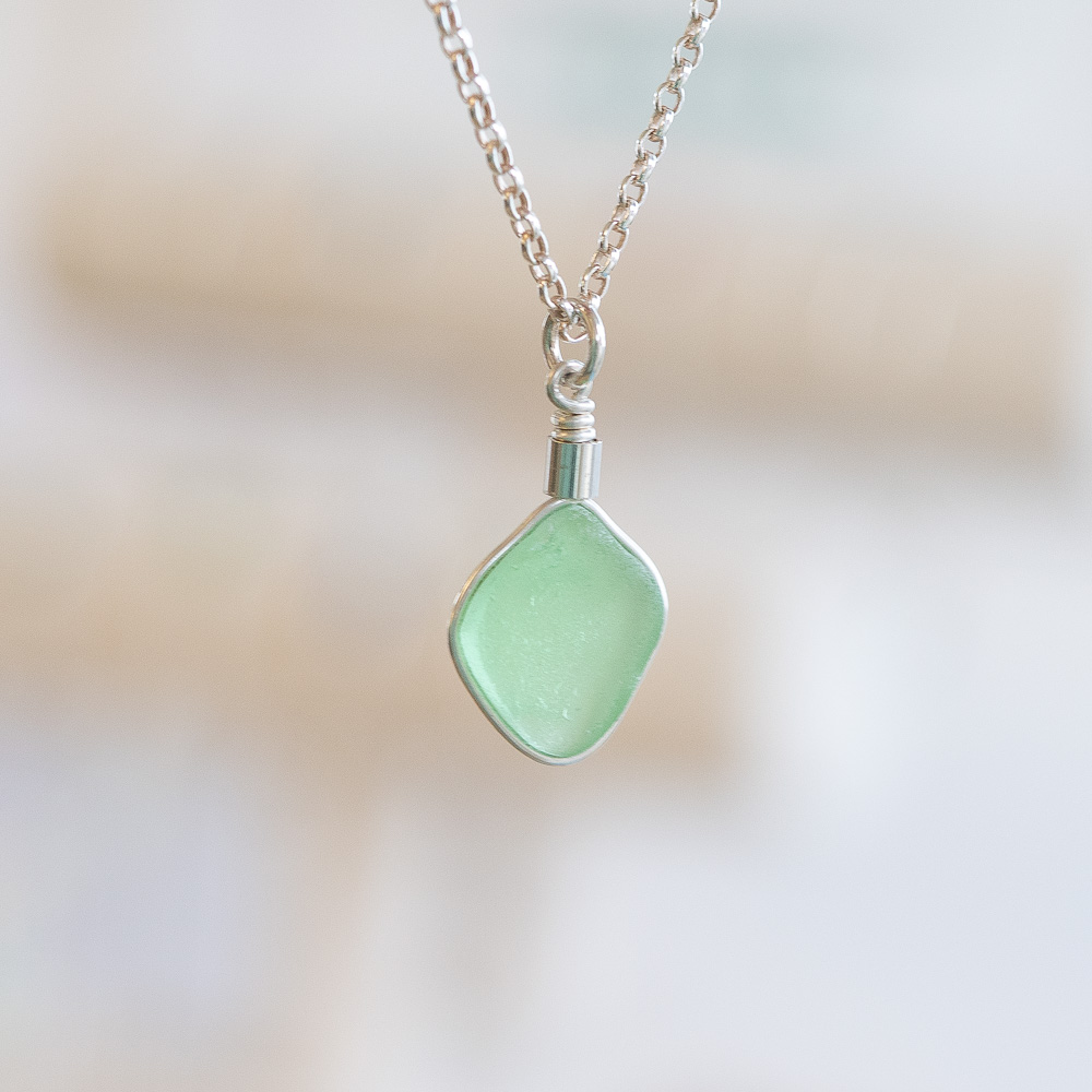 Sea glass pendant - green