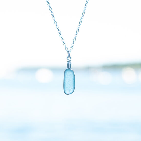 Sea glass pendant bright aqua - Image 3