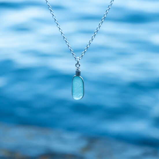 Sea glass pendant bright aqua - Image 2