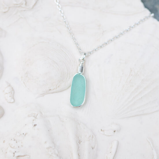 Sea glass pendant bright aqua - Image 8