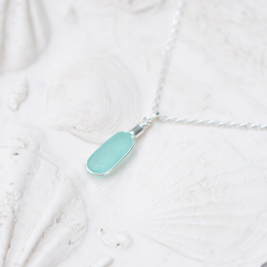 Sea glass pendant bright aqua - Image 6