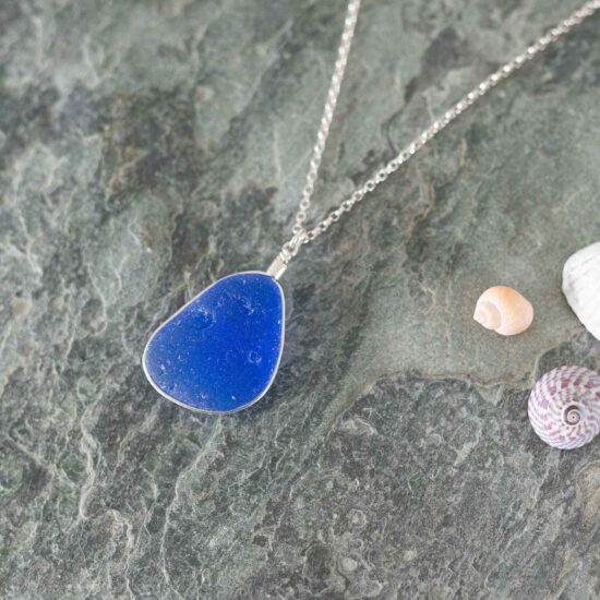 ULTRA RARE FIND - Sea glass large cobalt blue - Image 4