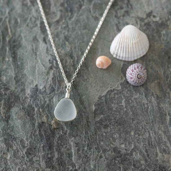 Sea glass pendant white - Image 4