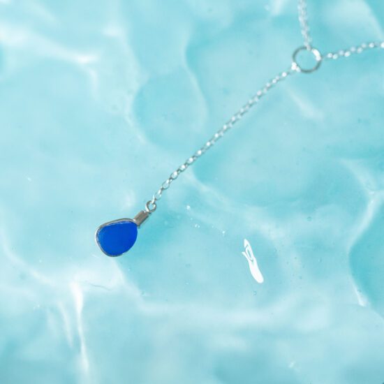 RARE FIND Sea Glass Lariat Bright Cobalt Blue - Image 3