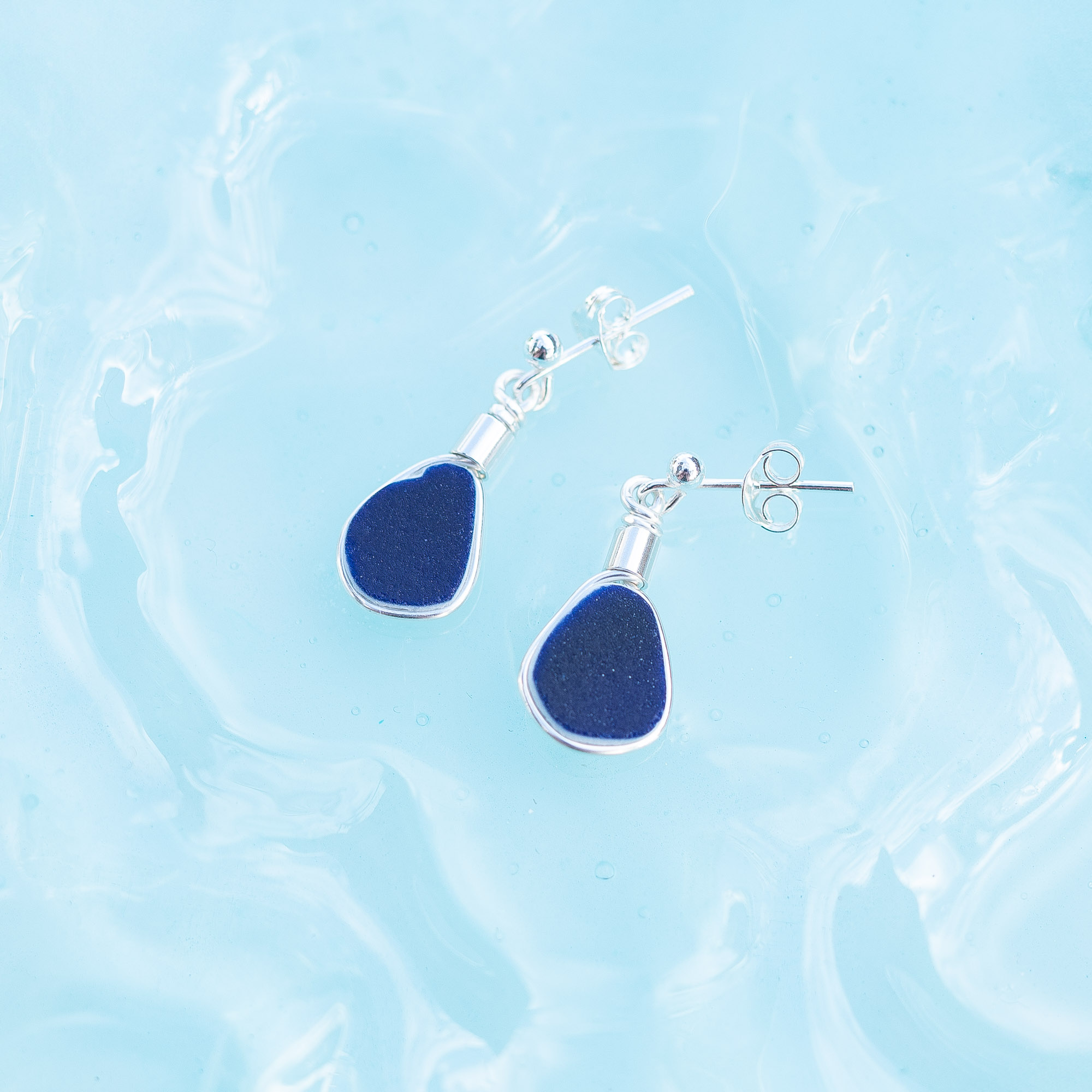 RARE FIND - Sea ceramic stud earrings blue - Image 4
