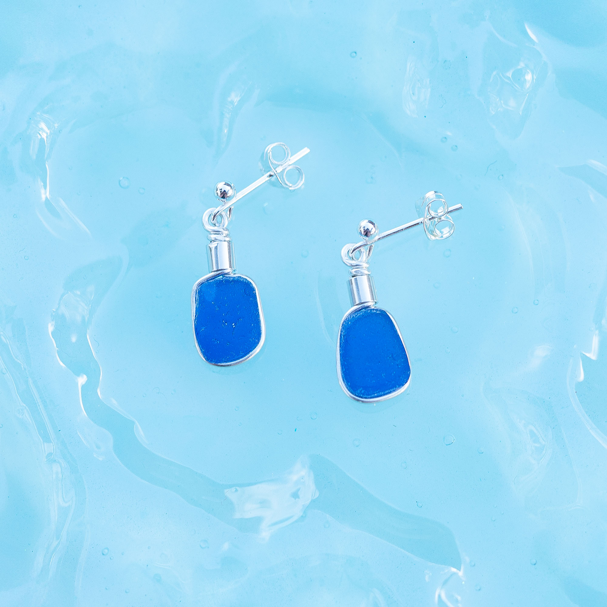 RARE FIND - sea glass stud earrings blue - Image 3