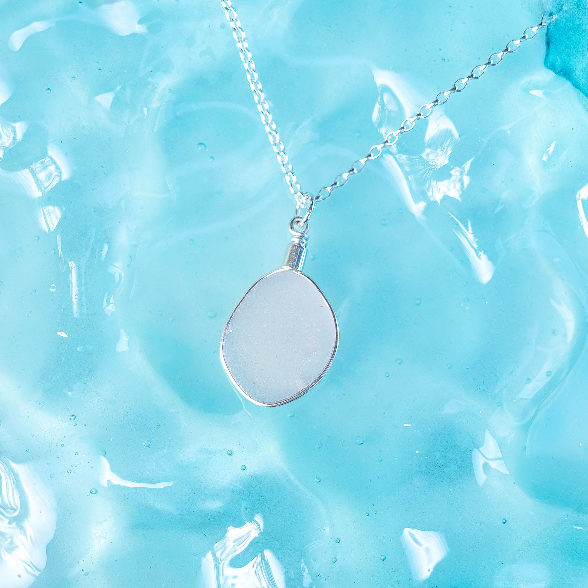 RARE FIND - Sea glass pendant lavender - Image 4
