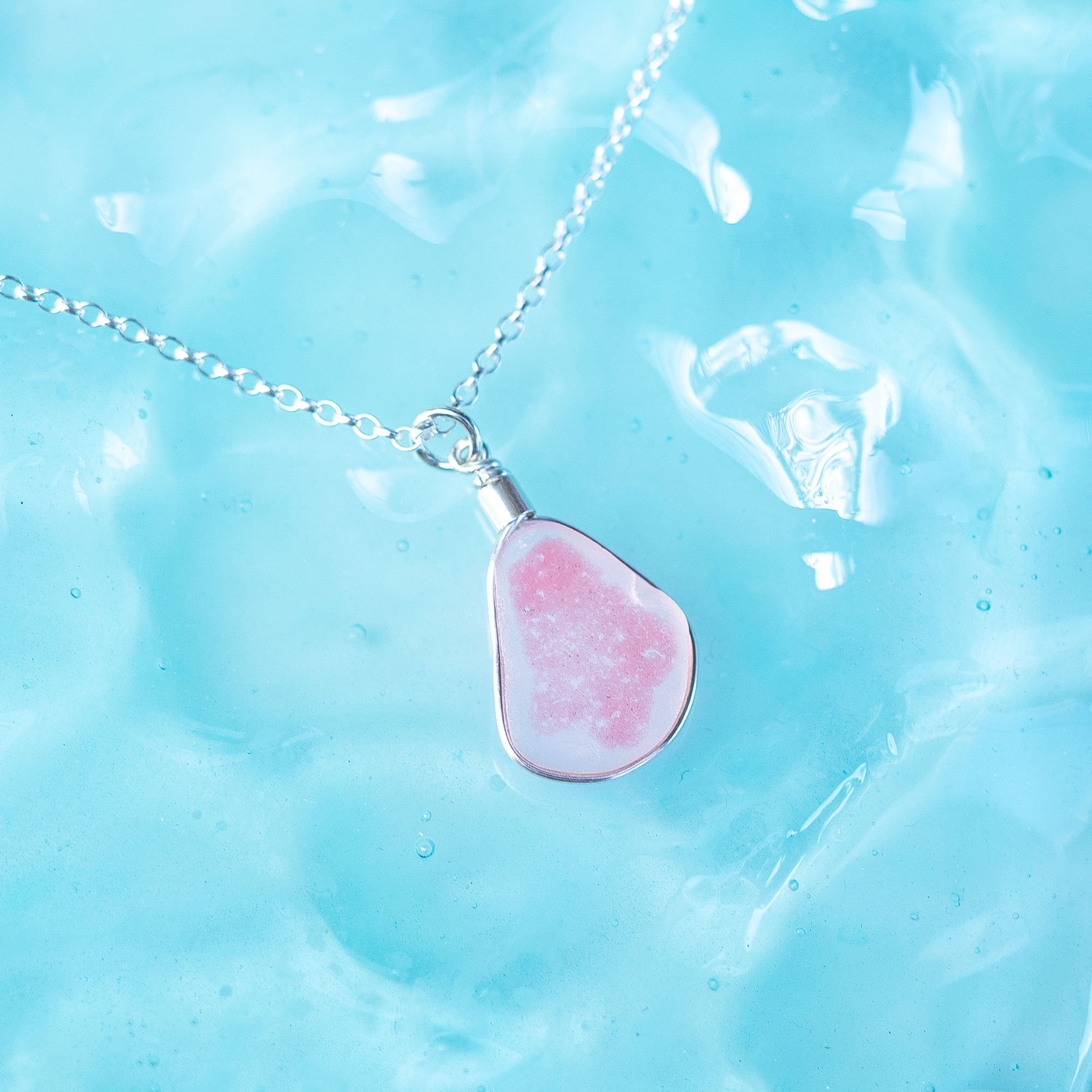 RARE FIND - Sea glass pendant pink - Image 4