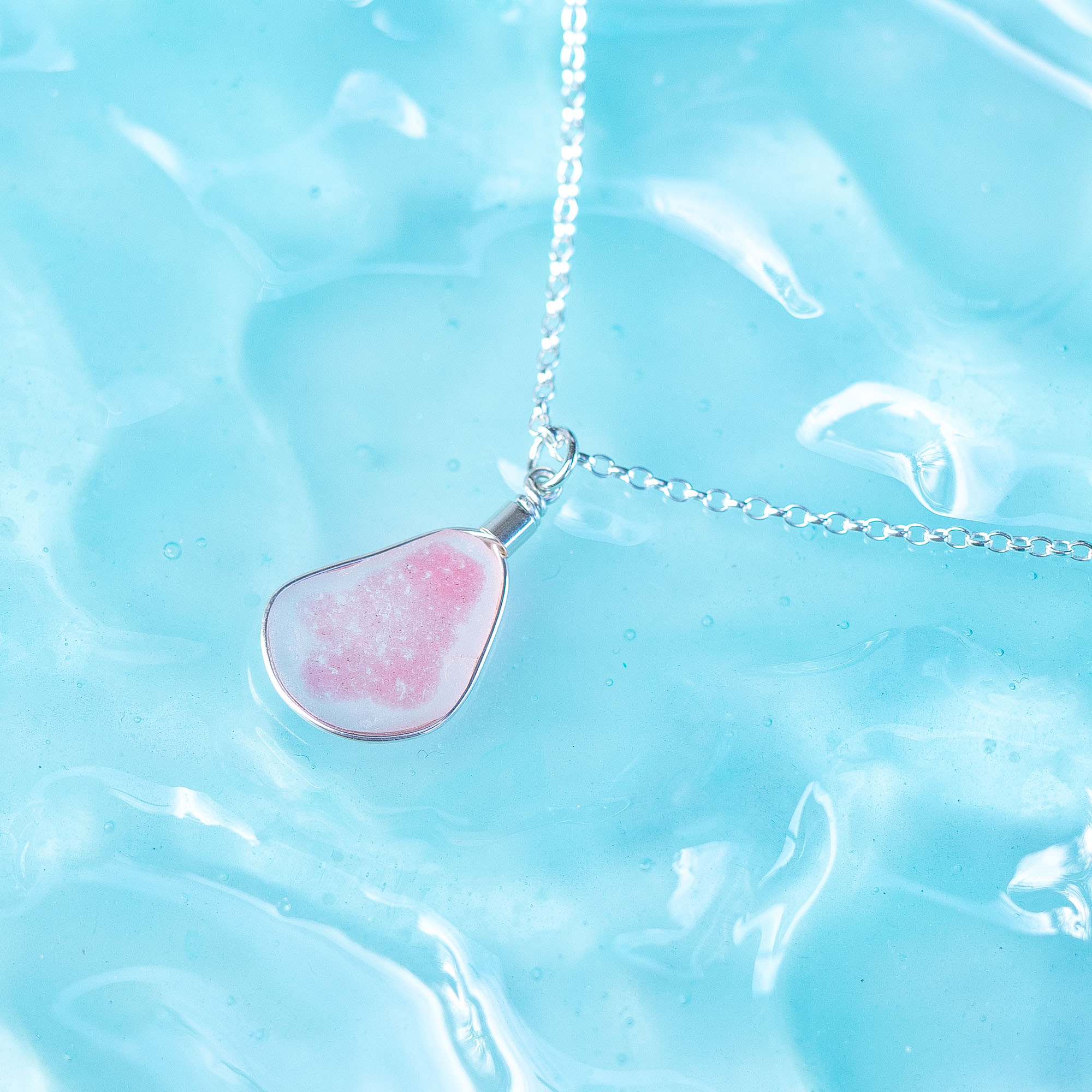RARE FIND - Sea glass pendant pink - Image 3